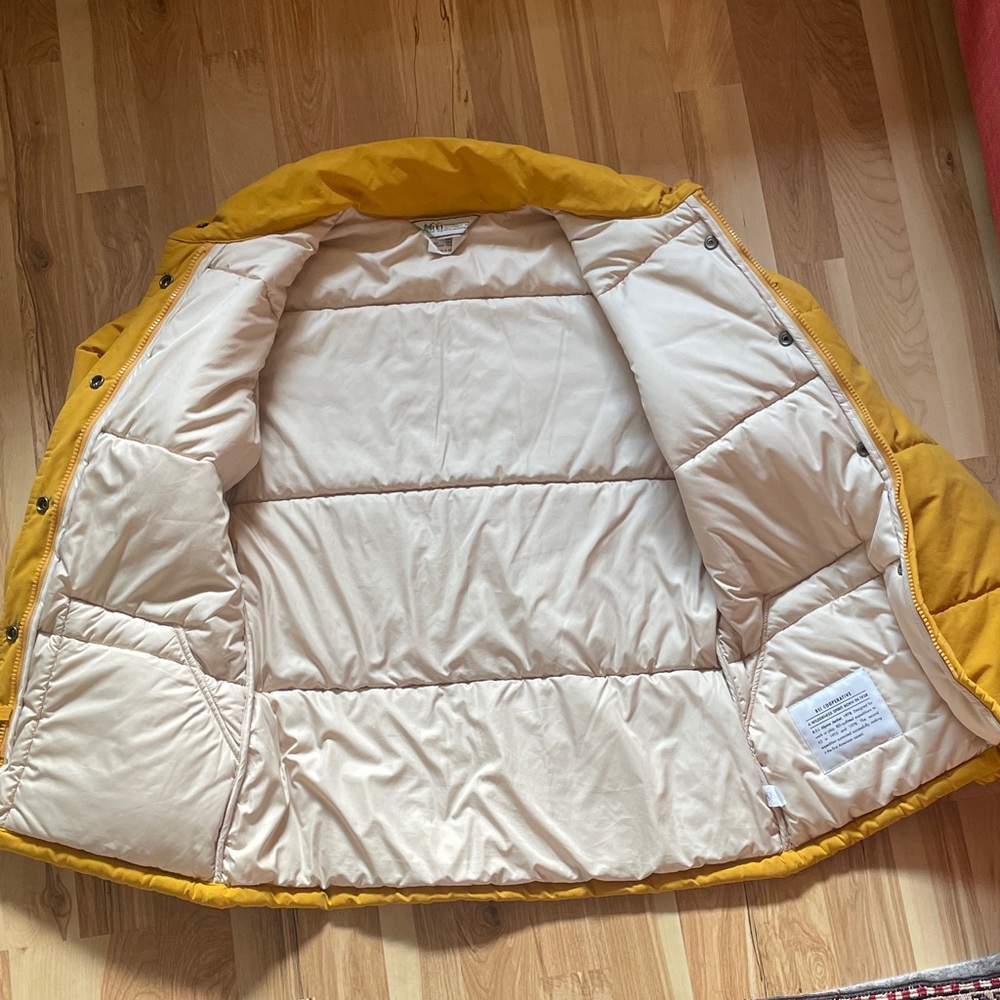 REI Vintage Golden Yellow Women's Puffer Jacket - Picture 8 of 9